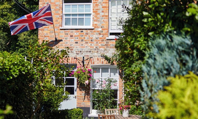Hungerford House | Cottage on The Croft - a Beautiful, Stylish & Cosy Cottage. Central Location