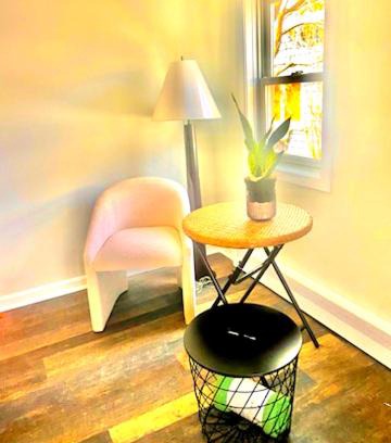 Merrimac Bed & Breakfast | Cottage on the Laka