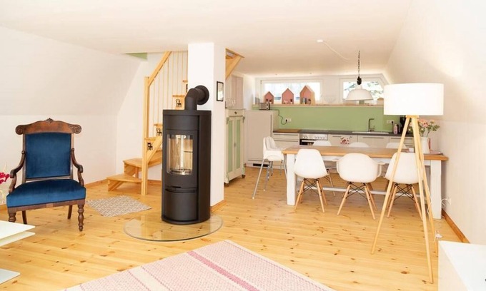 Lohmen House | Cottage on the lake with fireplace