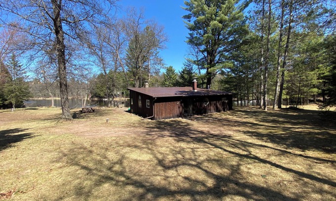 Lake Tomahawk Cottage | Cottage on the WI River. Enjoy the nature and beauty of the North Woods.