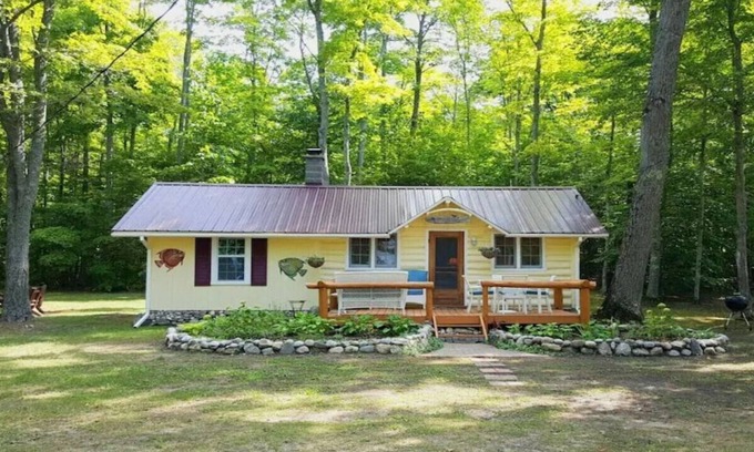 Carp Lake Cottage | Cottage Overlooking Paradise Lake