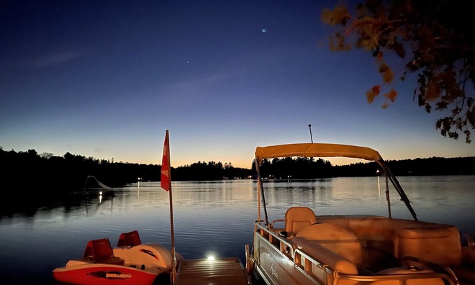 Tudor and Cashel Cottage | Cottage Rental 5 bedroom- Bancroft, Ontario, Canada.