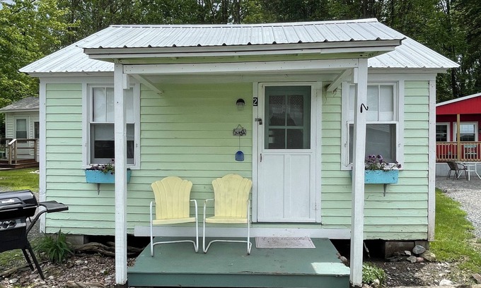 Cape Vincent Cottage | Cottage Rental At the beautiful St Lawerence Green