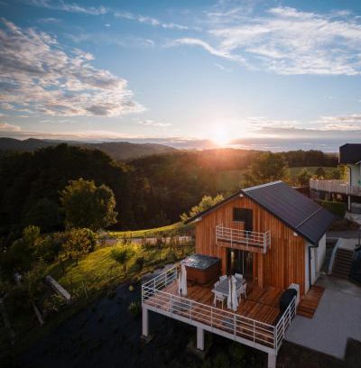 Spodnja Polskava Ski Chalet | Cottage Retreat with Hot Tub & Sauna
