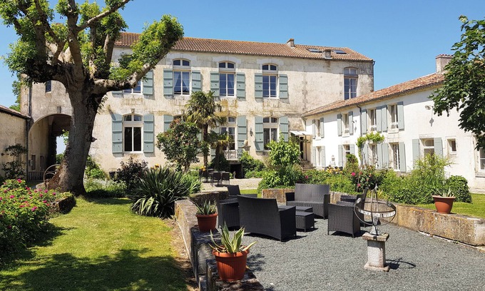 Asnieres-la-Giraud Cottage | Cottage (sleeps 5) at Domaine de Chantageasse, a 17th century estate with pool