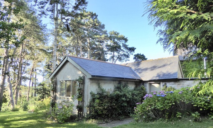 Goveton Cottage | Cottage Sleeps 2 in Bedroom + 2 on sofa bed in sitting room with privacy curtain