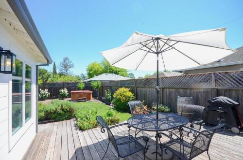 Sonoma House | Cottage Sonoma Historic Plaza, - Includes Wine Tasting Passport