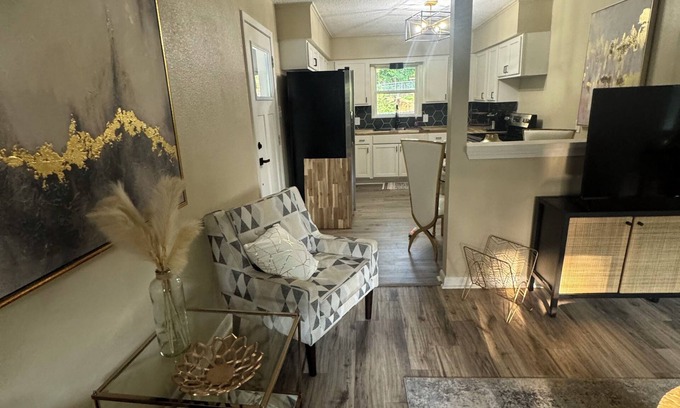 Van Buren House | Cottage style home close to downtown and pet friendly