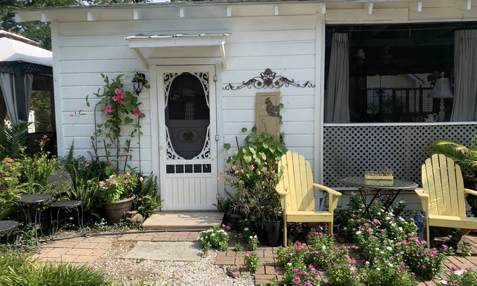 Pigeon Point Apartment | Cottage/Tiny House Living Accommodation in Beaufort for Cost-conscious Traveler