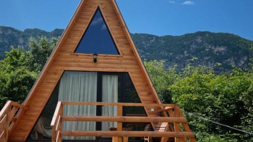Tsageri Apartment | Cottage Tvishi