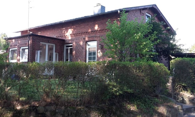 Rade House | Cottage under the oaks
