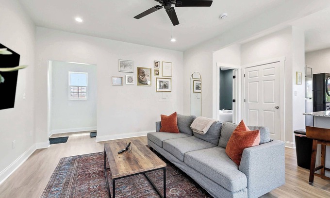 Historic Downtown Baton Rouge Apartment | Cottage Vibes in the City - 1BD, 2nd Floor