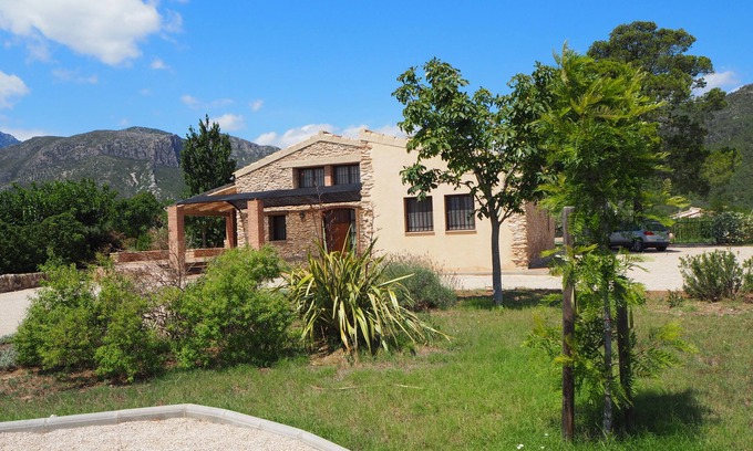 Roquetes Cottage | Cottage with fenced garden and tennis court, basketball. ideal for families.