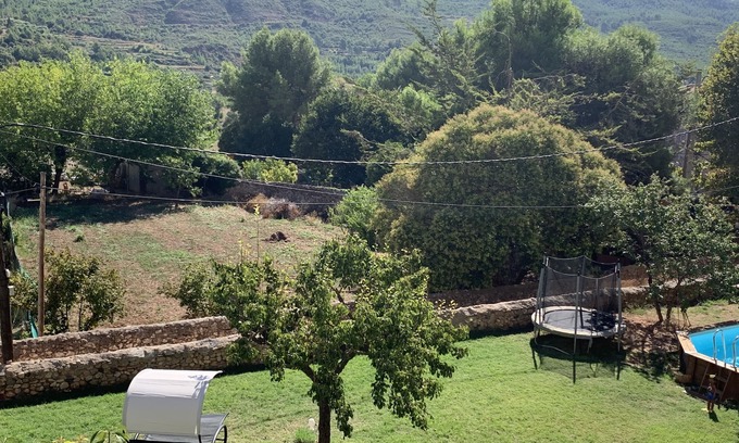 Vilaverd Cottage | Cottage with fireplace Ca l'Esquelleta with a capacity of 1 to 8 people