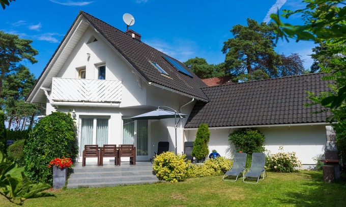 Pobierowo House | Cottage with fireplace, garage, Wi-Fi, welcome 50m from the beach, pets