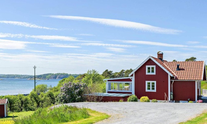Stenungsund House | Cottage with Fjord View, Stenungsund