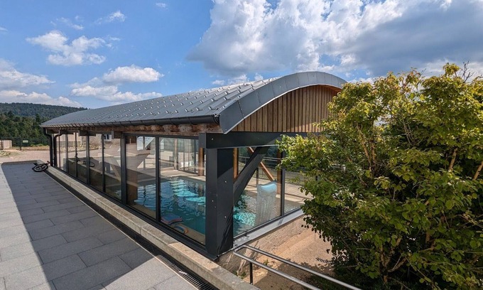 Le Val-d'Ajol Cottage | Cottage with heated pool, spa and valley view