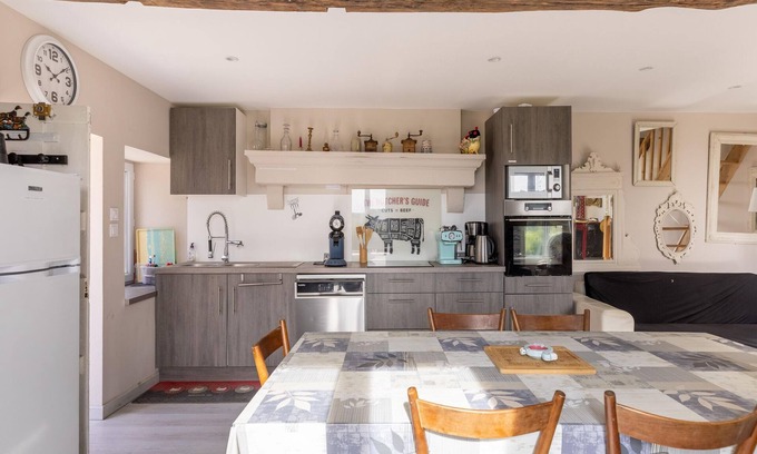 Molesme House | Cottage with independent studio in Molesme