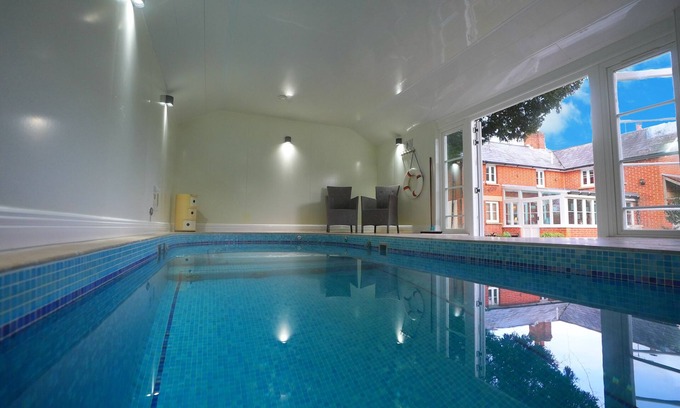 New Forest District Cottage | Cottage With Indoor Swim Spa in New Forest National Park for families or couples