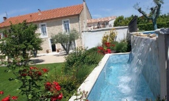 Caromb Apartment | Cottage with infinity pool in Provencal farmhouse