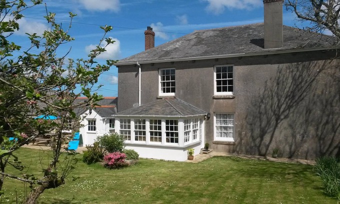 St. Buryan Cottage | Cottage with large private garden, surrounded by farmland. Family & dog friendly