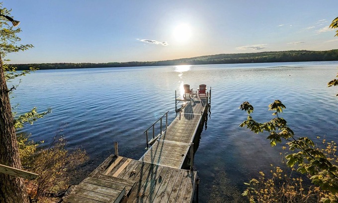 Deerfield Cottage | Cottage with Private Dock on Pleasant Lake Deerfield, NH
