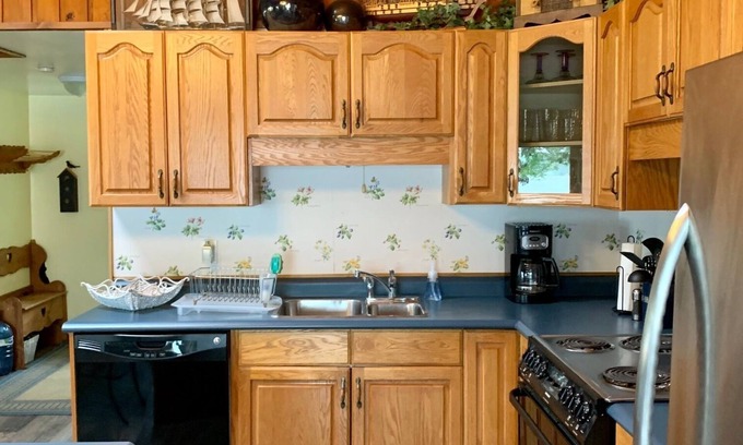 Fenelon Falls Cottage | Cottage with Sandy Beach in Fenelon Falls