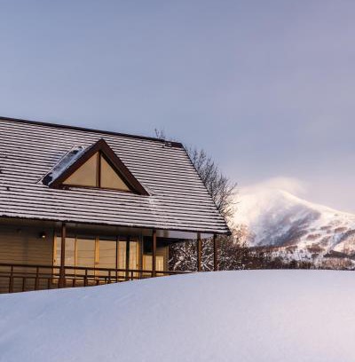 Niseko House | Cottage with views of the Niseko mountain range - Mountain View Niseko