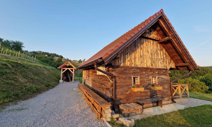 Trebnje Cottage | Cottage with whirlpool and sauna