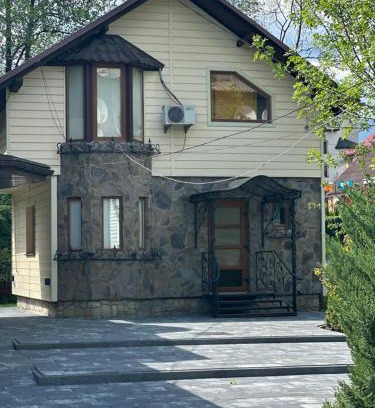 Yaremche Villa | Cottage Zelman