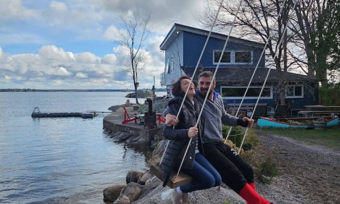 Gravenhurst Cottage | Cottage · Zuka Lakeview Cottage with Cedar Hot Tub & Sauna