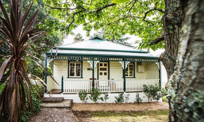 Blackheath House | Cottawalla - charming & cosy original early 1900's weatherboard cottage