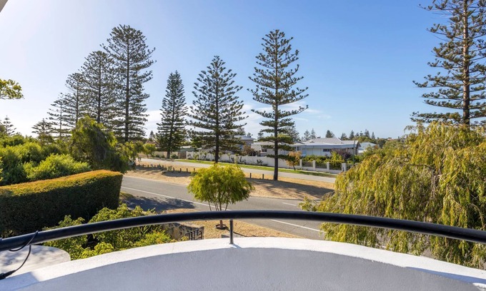 Cottesloe Apartment | Cottesloe Beach Deluxe Apartment
