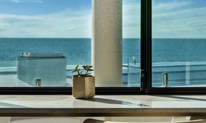 Cottesloe Apartment | Cottesloe Neue Blue Apartment