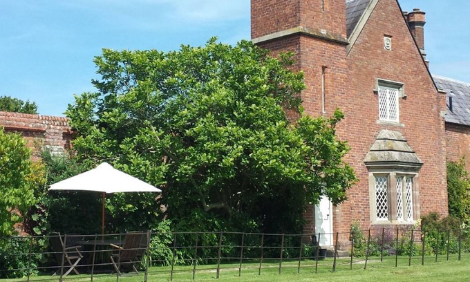 Whitchurch Cottage | Cotton Cottage has some unique features, including a Jacobean style turret.
