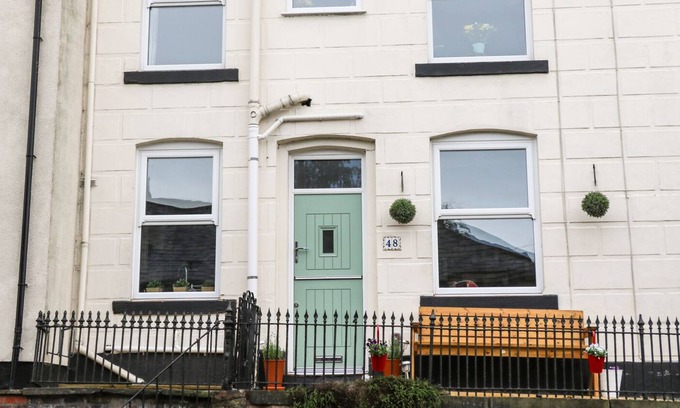 Littleborough Cottage | COTTONGRASS COTTAGE, pet friendly, with a garden in Littleborough
