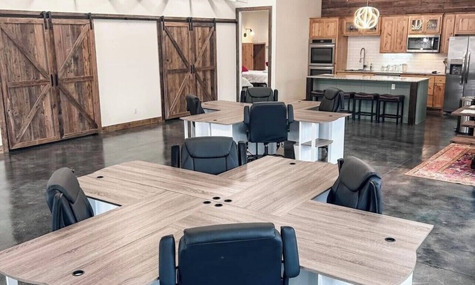 Sand Springs Resort | Cottonlove Crafthouse Sewing/Craft Retreat: Sand Springs Weekend escape, 8 beds.