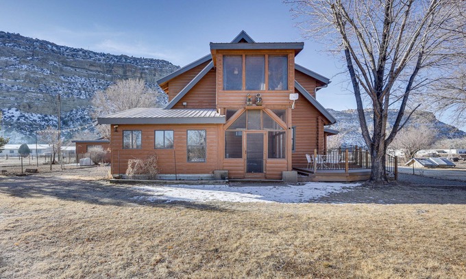 Blanco Cabin | ‘Cottonwood Cabin’ w/Private On-Site Fly Fishing!