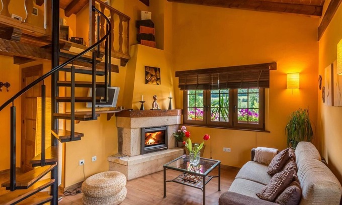 Fontibre House | Country House 'Casa Susi' with Mountain View, Private Terrace and Wi-Fi