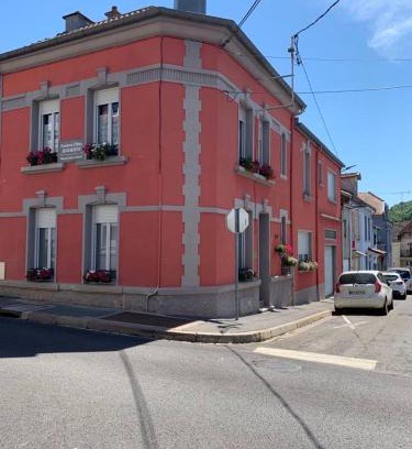 Longwy Agglomeration House | Couleur Framboise
