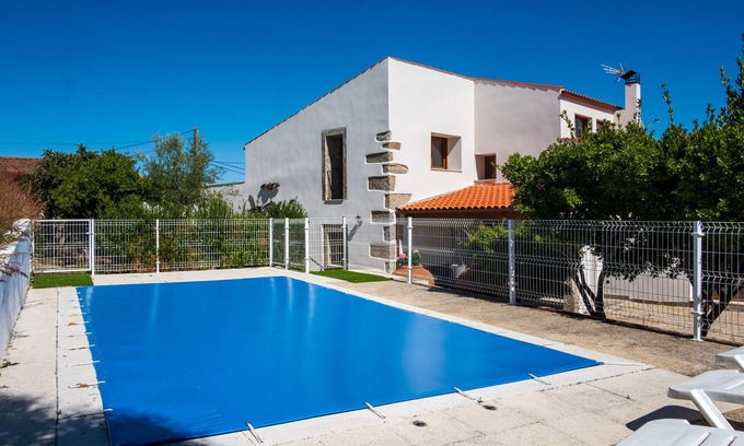 Aldea del Obispo House | Country House 'Casa Rural El Trillo' with Private Pool, Private Terrace and Wi-Fi
