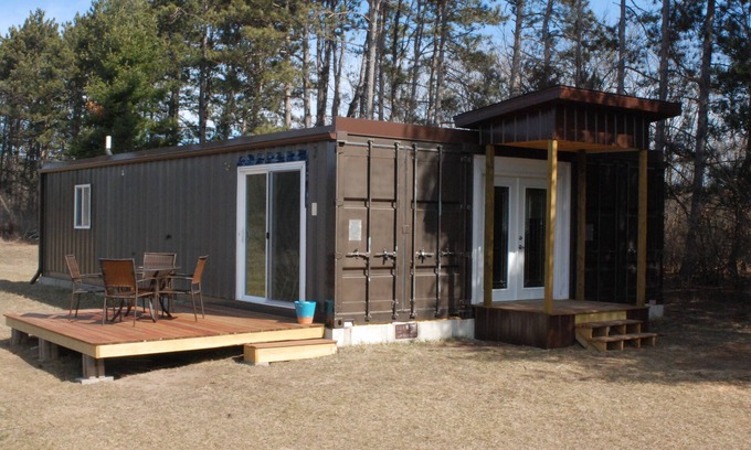 Spring Green House | Countainer House near Wisconsin River