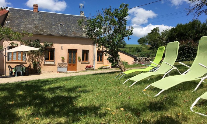 Saint-Germain-des-Champs House | Country house in quiet cul-de-sac, with beautiful view of the Morvan, single storey