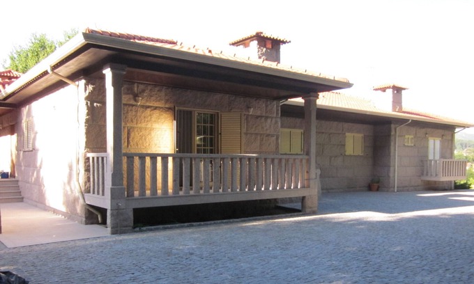 Guimaraes House | Country house situated in a quiet area between Guimarães and Braga