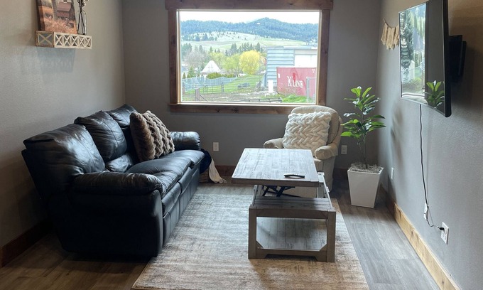 Moscow Cottage | Country 2-Bedroom Cottage with a gorgeous view