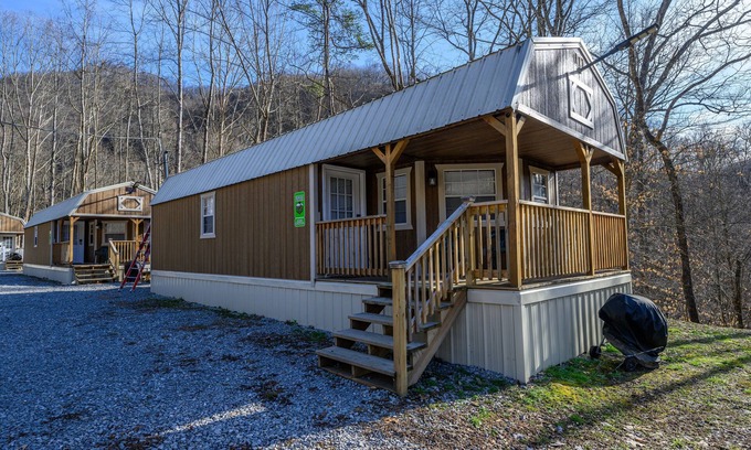 Wilkinson Cabin | Country Bumpkin located in the heart of the Northern Hatfield McCoy Trails