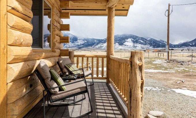 Livingston Cabin | ★Country Cabin 3★ Cheerful Log Cabin
