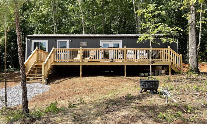 Abbeville Cabin | Country Cabin on Pond Hosted by Randy and Max