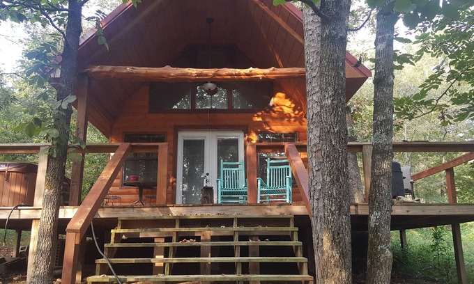 Smithville Cabin | Country Cabin quiet! And private. Horses welcome, Jeep available to rent.