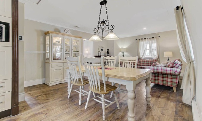 L'Ange-Gardien Apartment | Country charm
